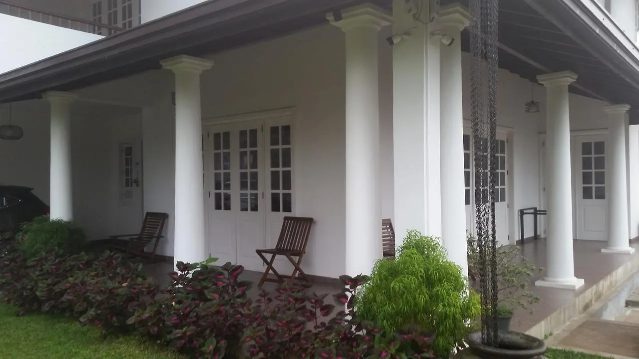 Notting Hill Country House Tennekumbura 3*,