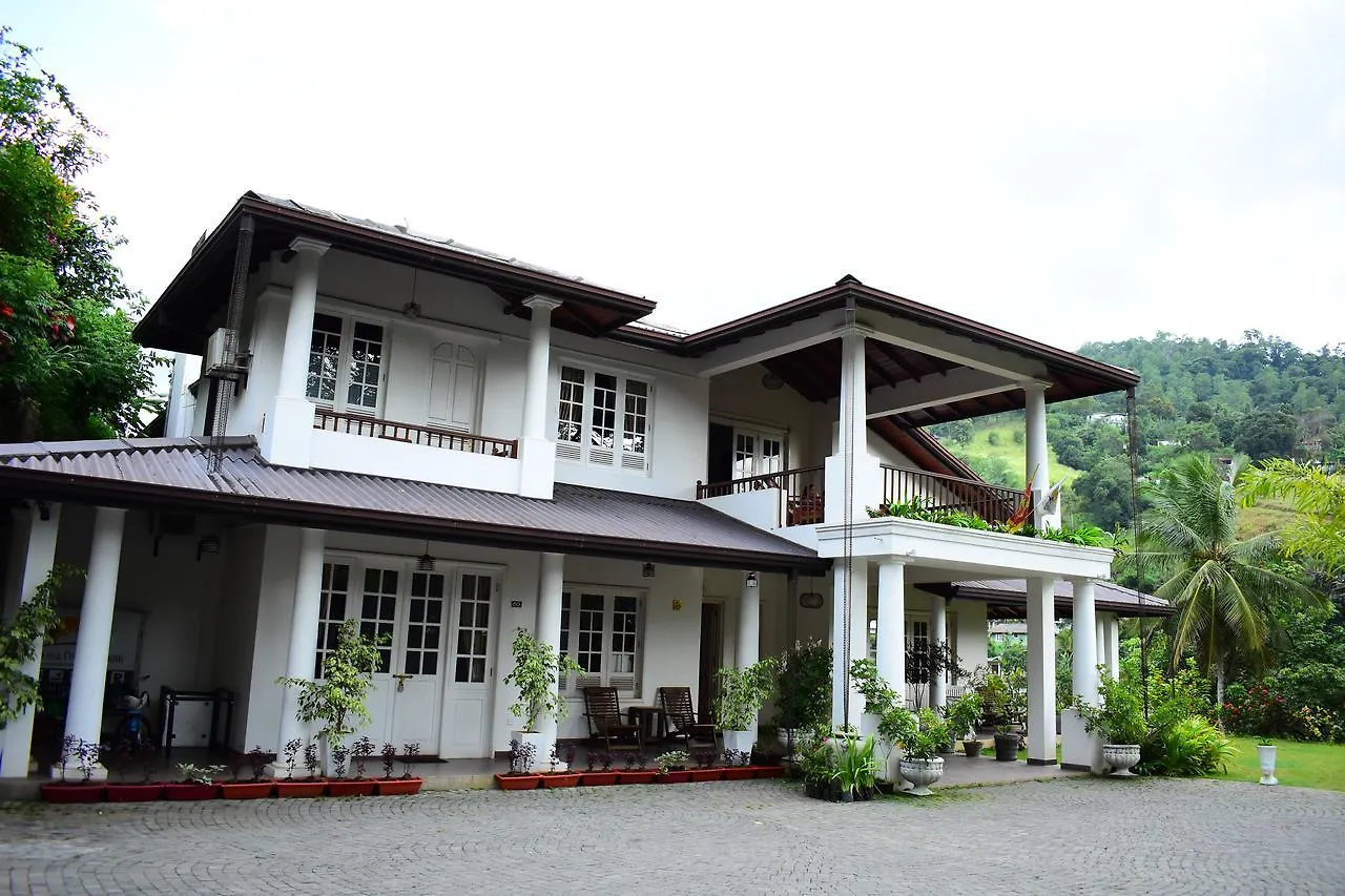 Notting Hill Country House Tennekumbura 3*,