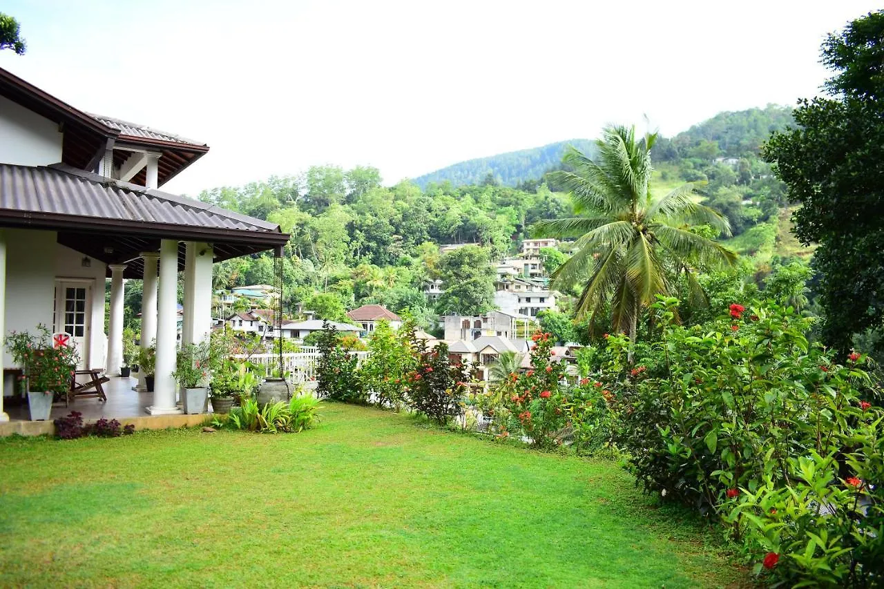 Notting Hill Country House Tennekumbura Bed & Breakfast