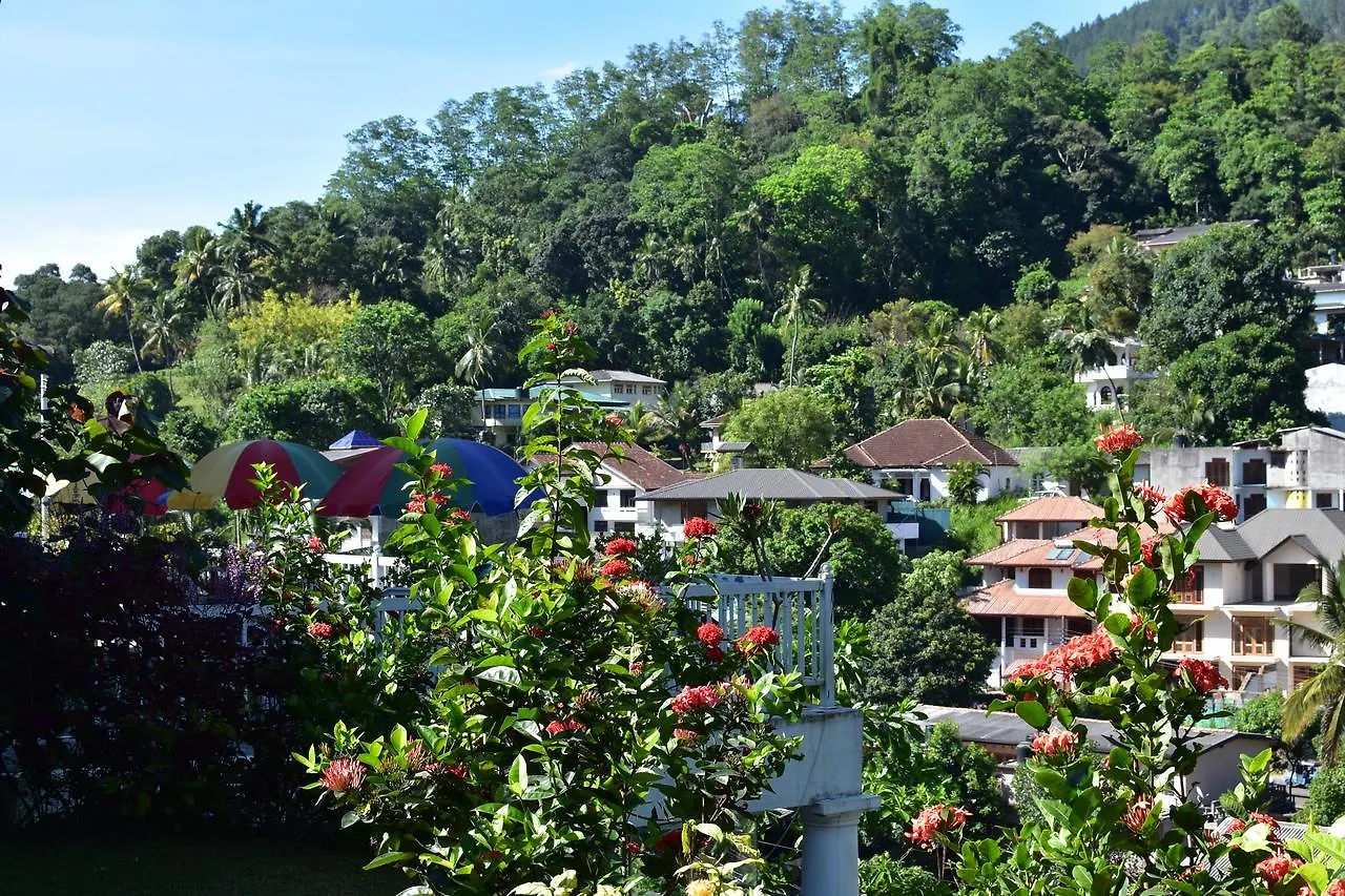 Notting Hill Country House Tennekumbura Bed & Breakfast
